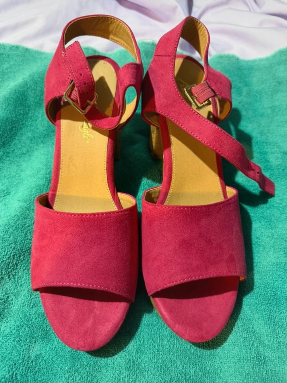 Women’s Suede Open-Toe Heeled Sandals in Raspberry Pink